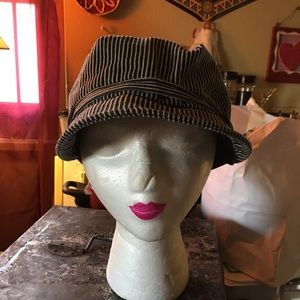 NWOT, Urban Outfitters CUTE CUTE CUTE RR Cond. Hat